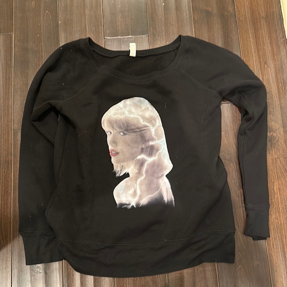 Taylor Swift 1989 Graphic Style Long Sleeve Large EUC